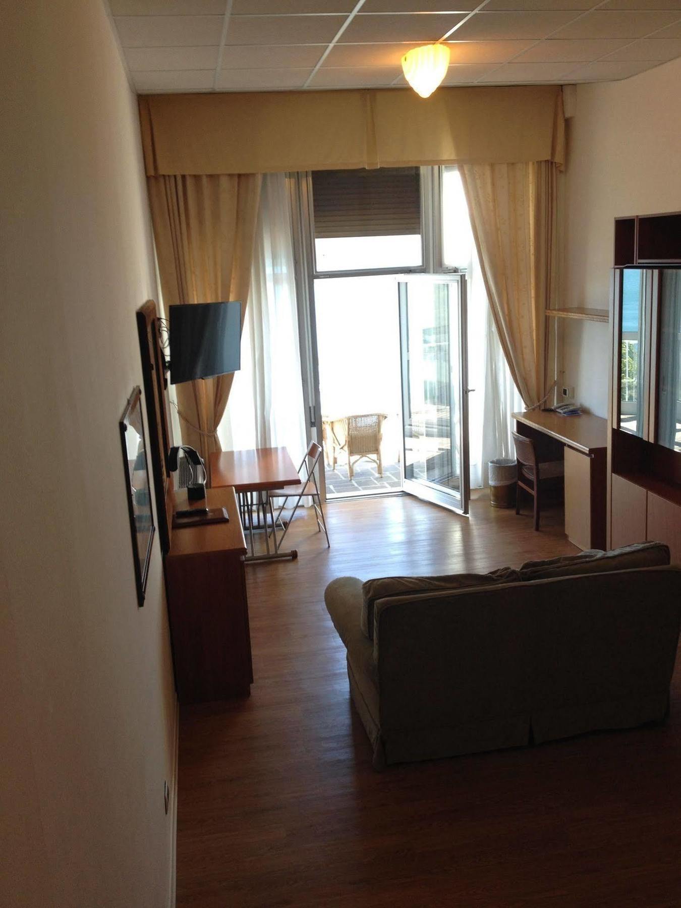 ترييستي Maximilian Suites المظهر الخارجي الصورة